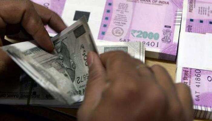 कोटक महिंद्रा बैंक ने घटाई ब्याज दरें