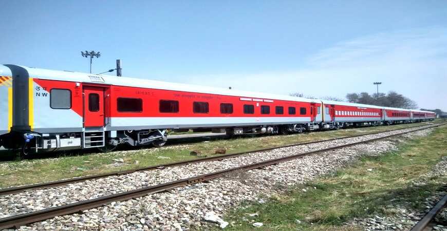 अप्रैल 2018 से भारतीय रेलवे की फैक्ट्रियों में सिर्फ एलएचबी कोच ही बनाए जा रहे हैं