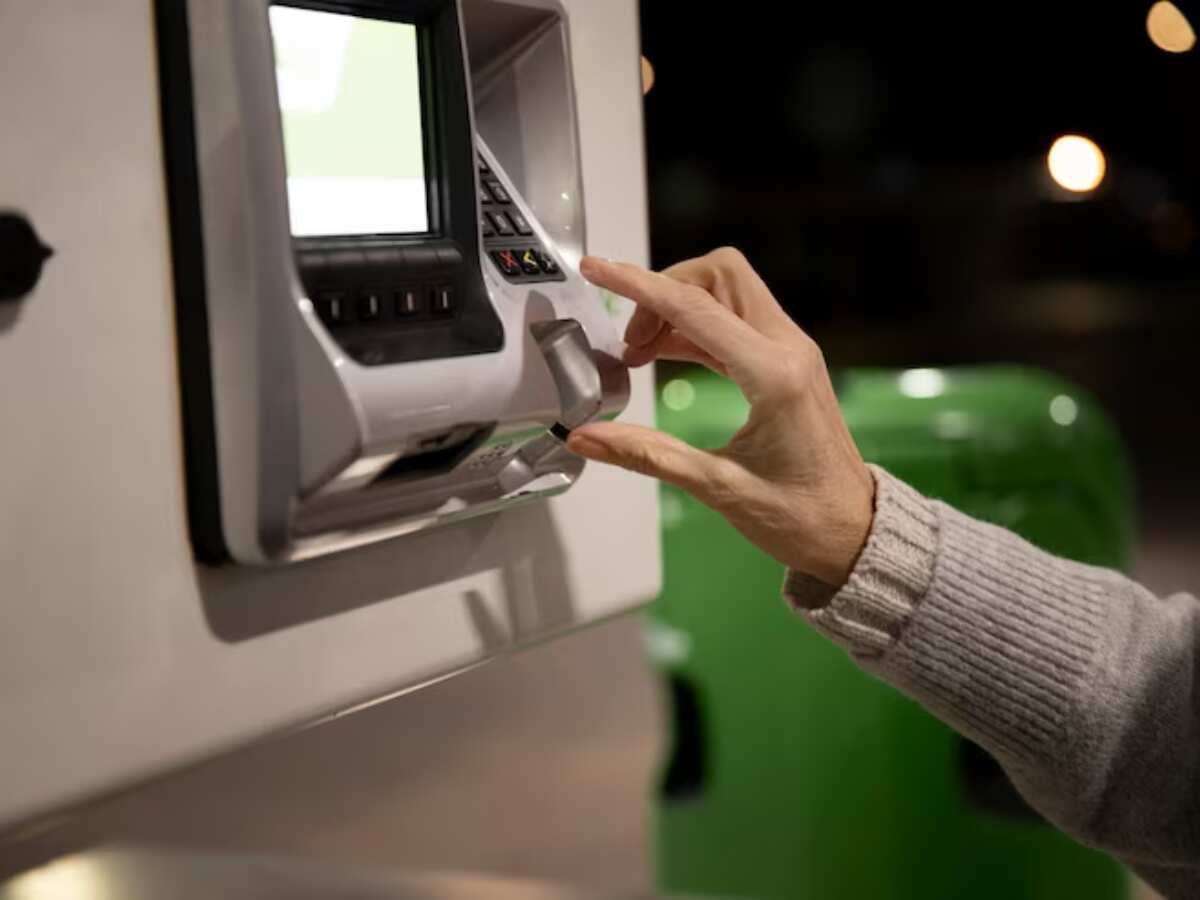 PIN को छुपाकर डालें PIN को छुपाकर डालें