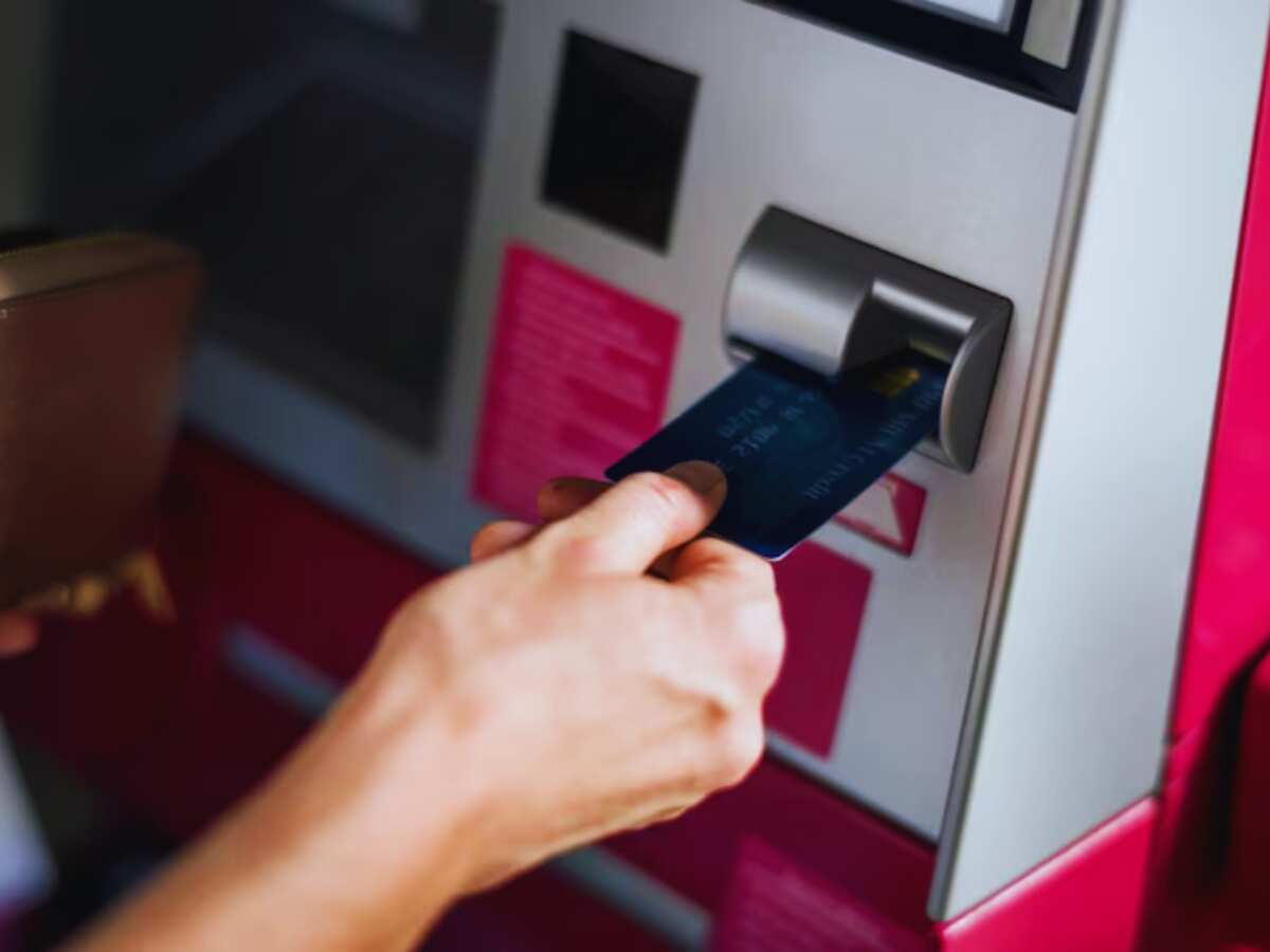 ATM इस्तेमाल से पहले करें जांच ATM इस्तेमाल से पहले करें जांच