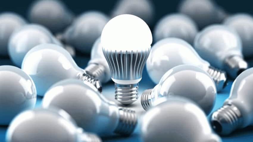 शुरू करें LED लाइट बनाने का बिजनेस, मोटी होगी कमाई, यहां से ले सकते हैं  ट्रेनिंग | Zee Business Hindi