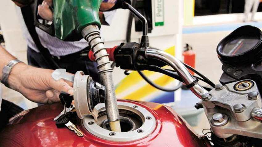 Petrol Diesel Price: लगातार चौथे दिन डीजल हुआ सस्ता, जानिए अपने शहर में तेल का भाव