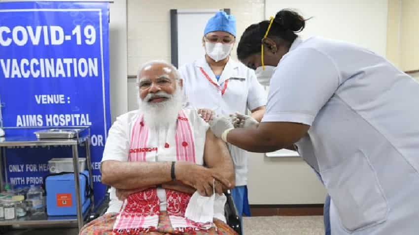 Covid vaccine news: PM Modi ने AIIMS पहुंच कर लगवाया कोविड का पहला टीका, आपके लिए कही ये बात | Zee Business Hindi