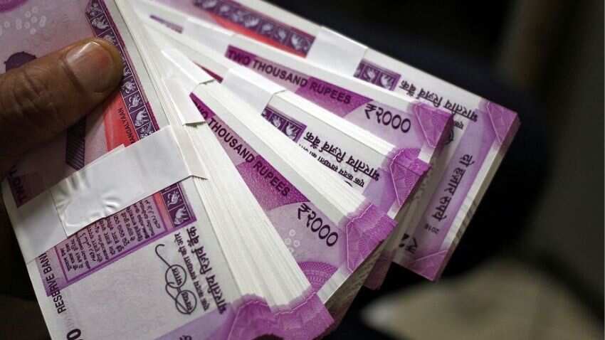 Rupee Falls Paise To Against Us Dollar In Early Trade Zee