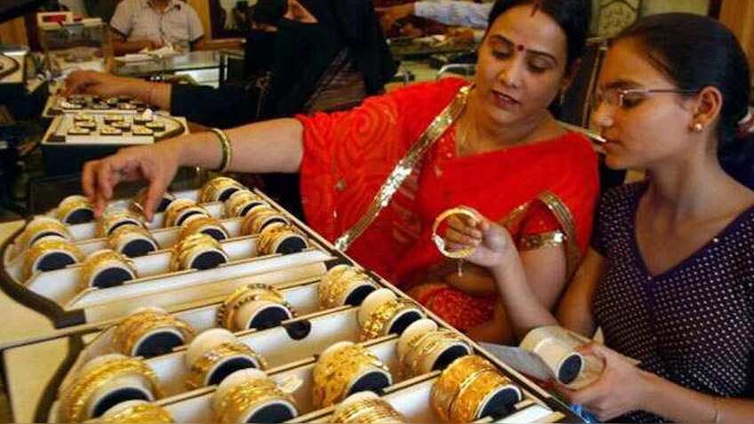 सोना और चमका, 110 रुपए चढ़ा, चांदी भी चमकी