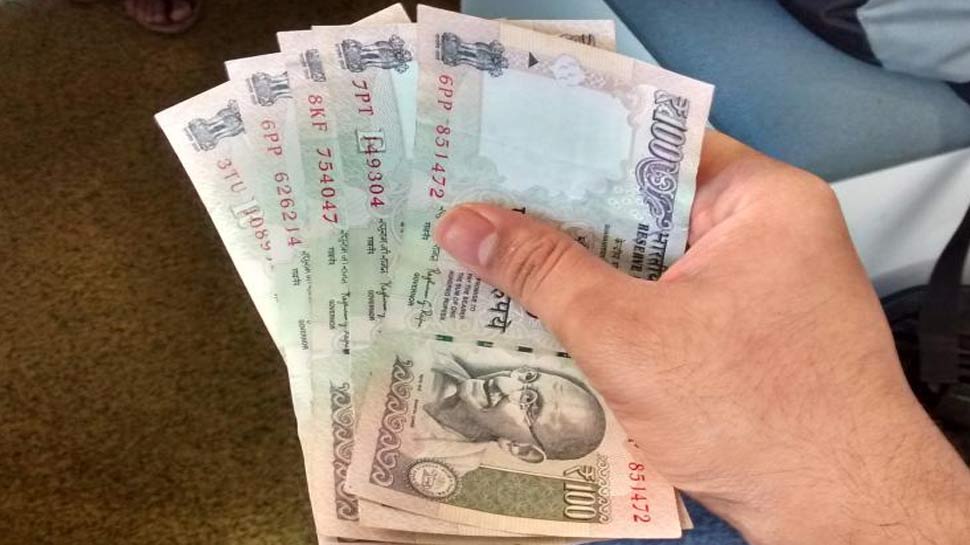 72/$ से कम हुआ रुपया, डालर के मुकाबले 4 पैसे मजबूत