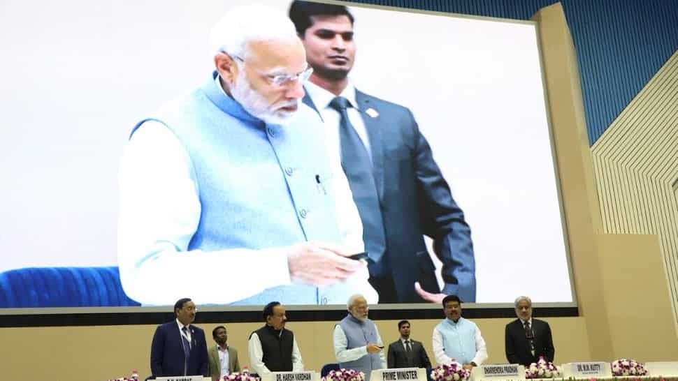 4 साल में जारी किए 12 करोड़ गैस कनेक्शन, 90% घरों में पहुंची रसोई गैस: PM मोदी