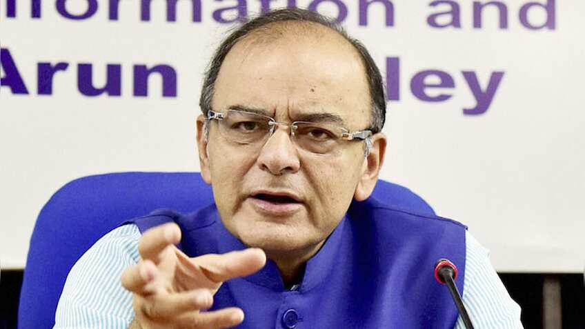 Aadhaar को लेकर वित्त मंत्री ने कह दी ये बात, जानें किसको दिया श्रेय