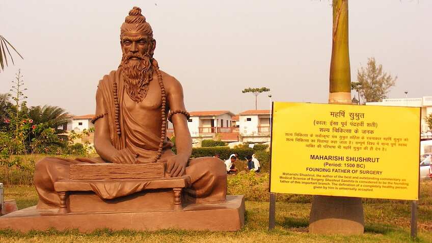 कोलंबिया यूनीवर्सिटी ने माना भारत का लोहा, कहा 2600 साल पहले होती थी प्लास्टिक सर्जरी