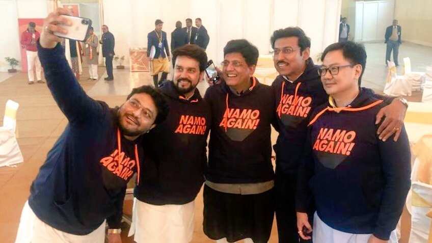 जानिए PM मोदी के सपोर्ट में बनी NAMO Again हुडी की कीमत और ये मिलेगी कहां?