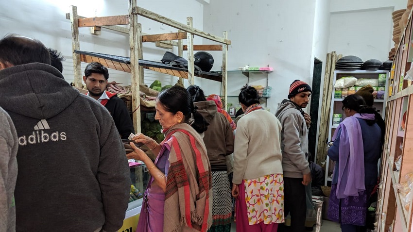 गुजरात के इस शहर में किसानों किया बिचौलियों का काम खत्म, खुद खोली वेजिटेबल शॉप