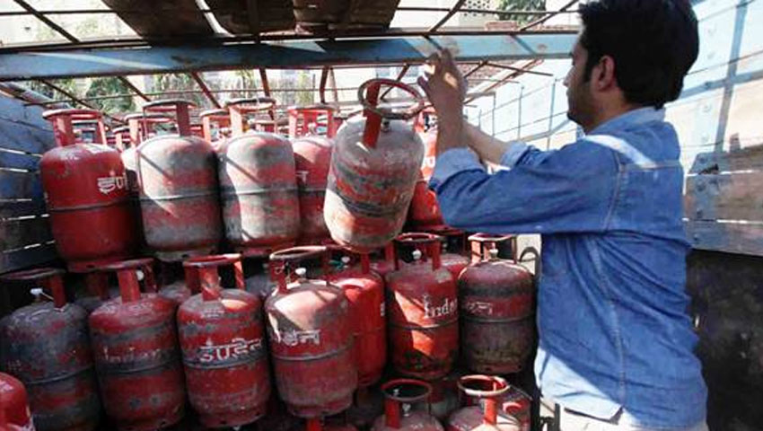 बाकी 10% घरों में जल्द पहुंचेगा LPG सिलेंडर, पेट्रोलियम मंत्री ने किया ऐलान