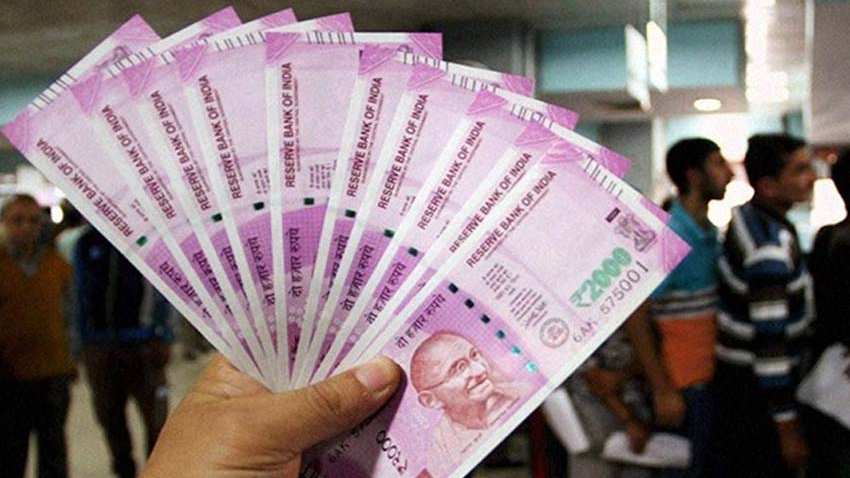 Fixed Deposits में निवेश करने का सही है मौका, बैंक जल्द ही घटा सकते हैं जमा की दरें