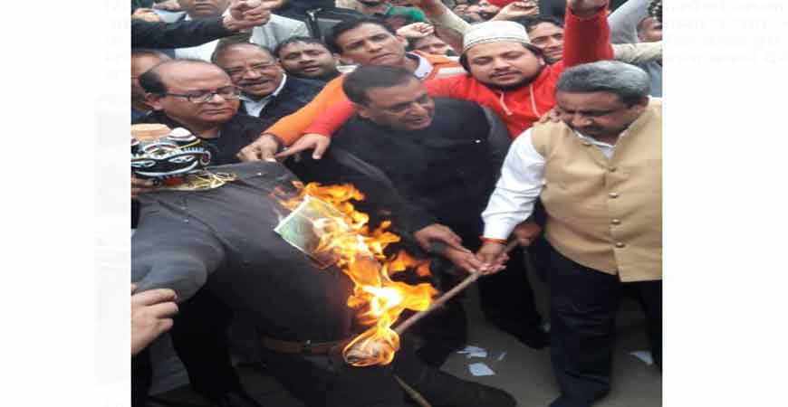जवानों को श्रद्धांजलि देने के बाद व्यापारियों ने चीन के खिलाफ उठाया ये कदम, बढ़ेगी मुश्किल