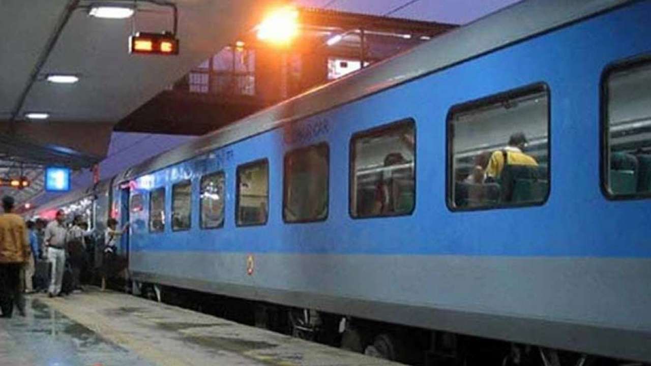 रेल यात्री समय से पहले स्टेशन पहुंचें, इस कारण से छूट सकती है ट्रेन