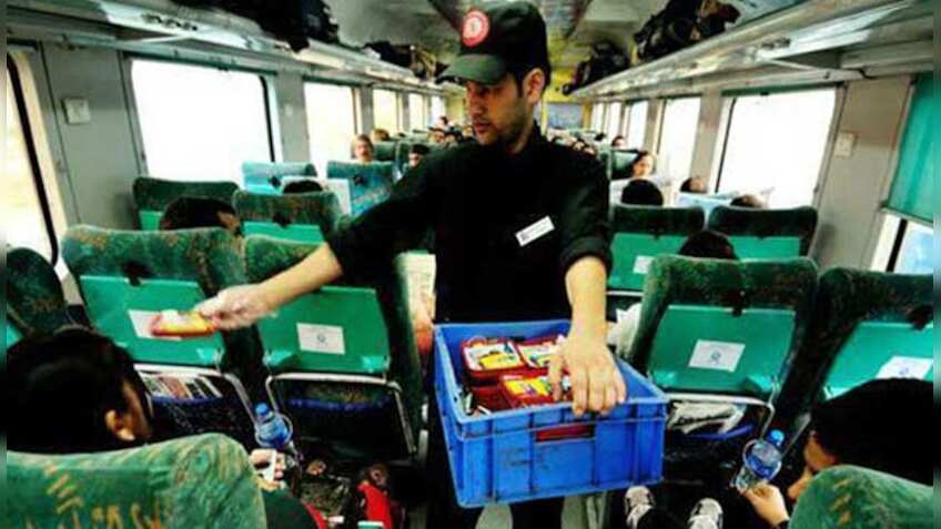 यात्रा के दौरान अच्छा खाना उपलब्ध कराने को रेलवे ने किए कई इंतजाम, जानकारी है जरूरी 