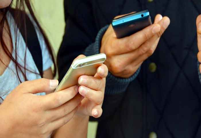 'UTS on Mobile' एप डाउनलोड करना होगा