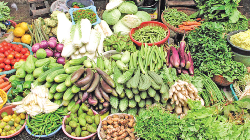 महंगाई की मार; सब्जी के दाम 28% चढ़े, बिजली-पेट्रोल ने भी रुलाया