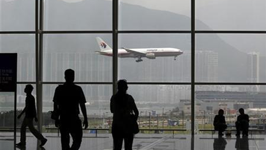 बढ़ते हवाई किराए से यात्री परेशान, समाधान के लिए सुरेश प्रभु ने दिया यह आदेश