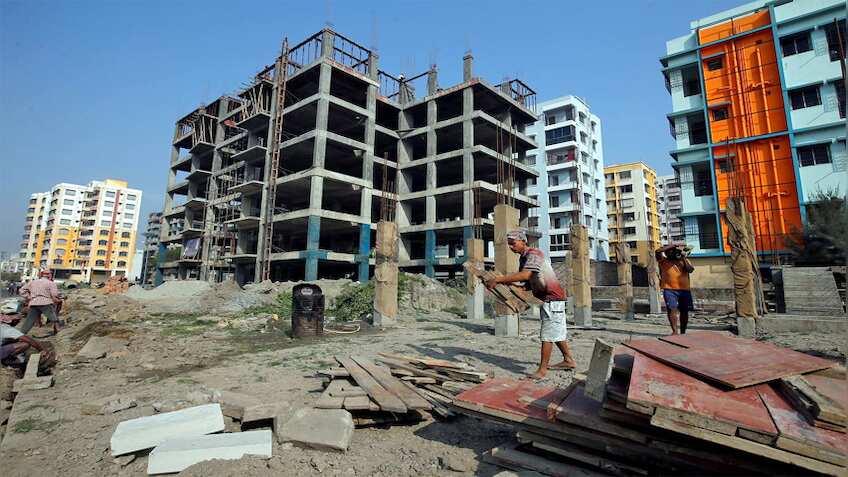 इस बड़े बिल्डर ने घर खरीदारों से मांगी माफी, 2000 करोड़ खर्च कर फ्लैट देने का किया वादा