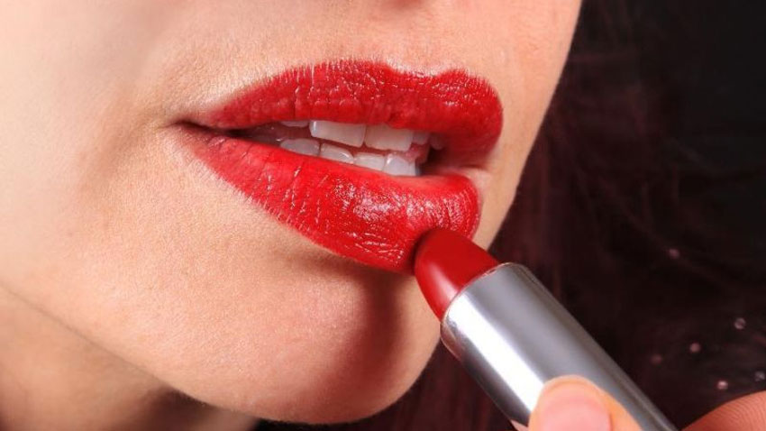 महिलाओं की लिपस्टिक खोल देती है राज, पता चलती है देश से जुड़ी ये अहम बात