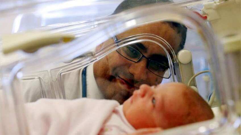 नवजात शिशु को भी दे सकते हैं स्वास्थ्य बीमा कवर, जेब पर भार भी पड़ेगा कम