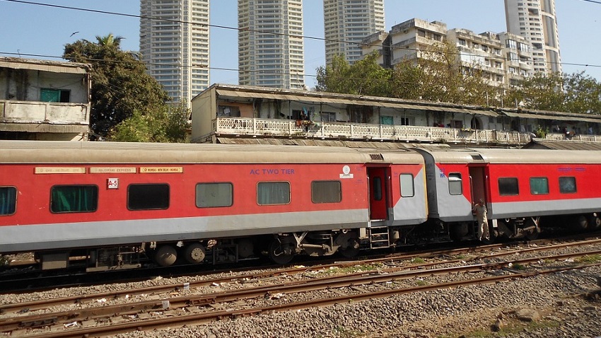 भारतीय रेलवे: 1st AC, 2nd AC और 3rd AC कोच में अंतर समझिए, जानिए क्या सुविधाएं मिलती हैं