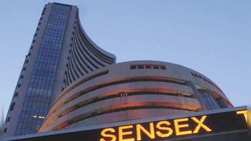 RBI पॉलिसी के बाद बैंक शेयरों में दबाव से टूटा बाजार, सेंसेक्स में 550 अंकों की गिरावट