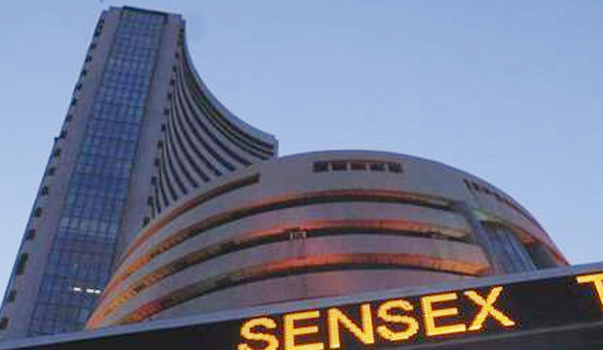 RBI पॉलिसी के बाद बैंक शेयरों में दबाव से टूटा बाजार, सेंसेक्स में 550 अंकों की गिरावट