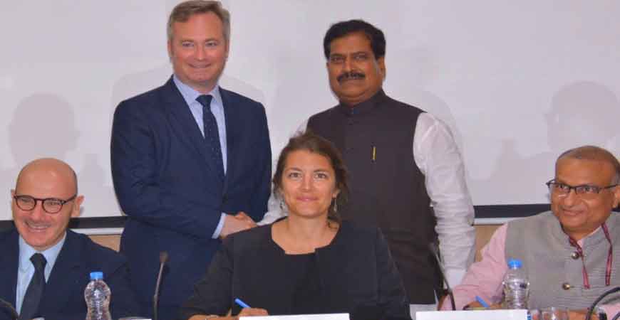 देश के रेलवे स्टेशनों को विश्व स्तर का बनाने में मदद करेगा फ्रांस, हुआ ये समझौता