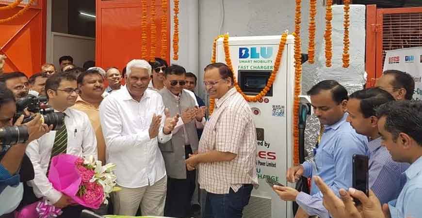 दिल्ली में शुरु हुआ पहला इलेक्ट्रिक वाहन चार्जिंग स्टेशन, आसानी से चार्ज होगी ई कार