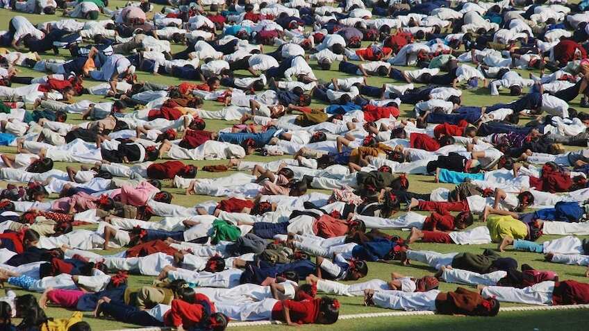 पीएम मोदी की पहल का असर, विश्व योग दिवस के चलते 30-40% बढ़ जाता है योग का कारोबार