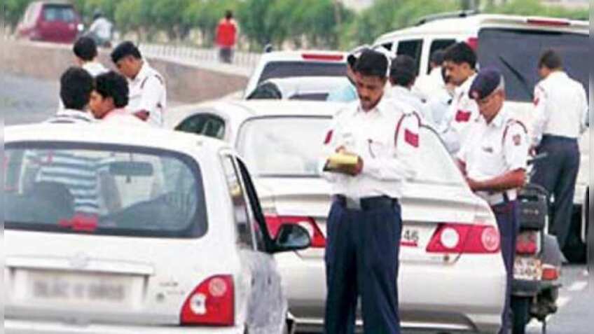 Alert! गाड़ी चलाते समय ट्रेफिक नियमों का पालन न करना पड़ेगा भारी, 01 लाख तक लग सकता है जुर्माना