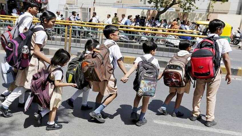 बच्चे के जन्म के साथ ही चाइल्ड प्लान में करें निवेश, बच्चे का भविष्य होगा सुरक्षित