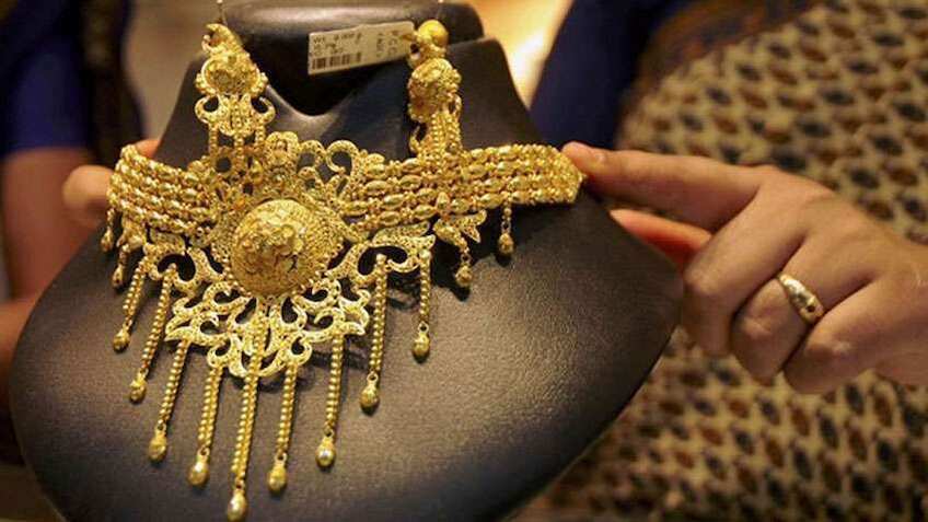 खुशखबरी! दूसरे दिन भी सस्ता हुआ सोना, जानें सर्राफा बाजार का क्या है भाव