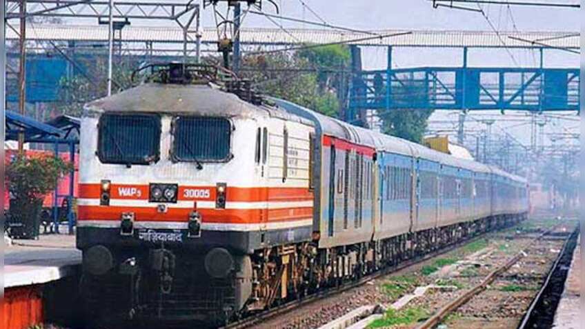 रेल यात्रा के लिए बुक किया है टिकट तो ये सूची जरूर देख लें, रेलवे ने रद्द कीं 227 ट्रेनें 