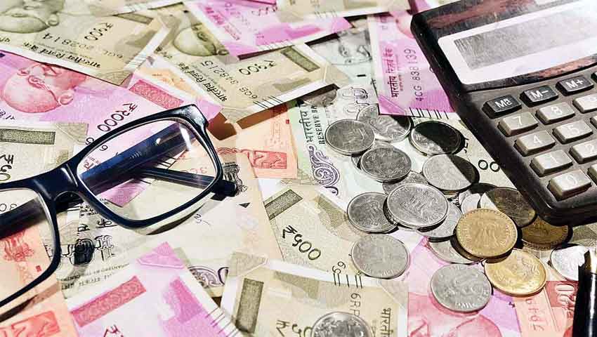 सरकार ने GPF पर ब्याज दर घटाई, जानिए किन-किन की कटेगी जेब