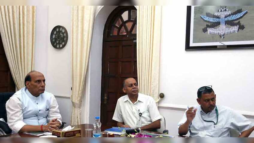 रक्षा मंत्री राजनाथ सिंह ने की इस प्रोजेक्ट की समीक्षा, जवानों को जल्द मिलेगी AK 47 से भी घातक राइफल