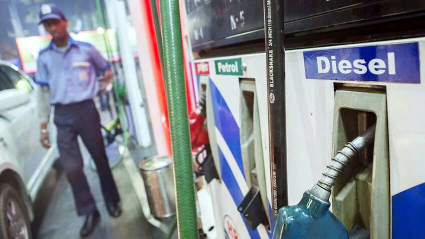 सरकार का एक फैसला... और 25 रुपए सस्ता हो जाएगा पेट्रोल, जानिए कैसे