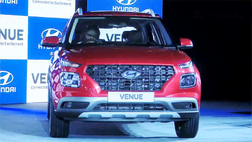 Hyundai VENUE को मिला है ज़बरदस्त रिस्पॉन्स, 60 दिनों में मिली 50000 गाड़ियों की बुकिंग