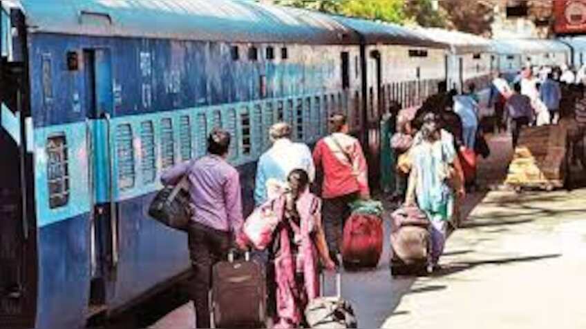 U.P और बिहार हो कर जाने वाली ये ट्रेनें प्रभावित, अपनी ट्रेन की स्थिति जांच लें