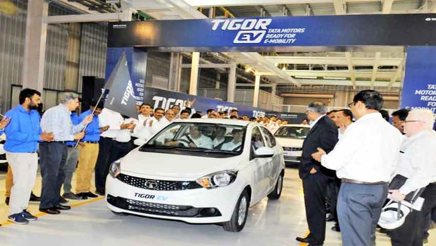 TATA MOTORS ने इलेक्ट्रिक व्हीकल्स के दाम में की भारी कटौती, इतने कम कीमत में खरीद सकेंगे