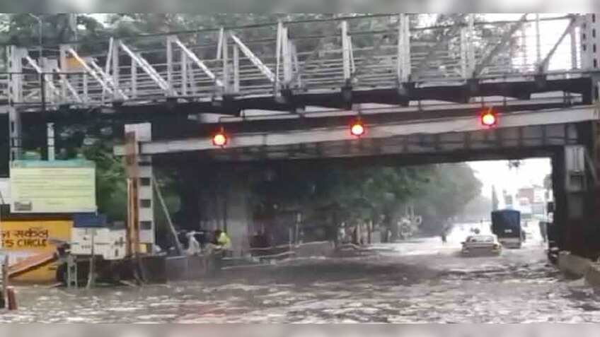 मौसम विभाग ने मुंबई में दिया हाई टाइड का अलर्ट, समुद्र से दूर रहने की दी चेतावनी  