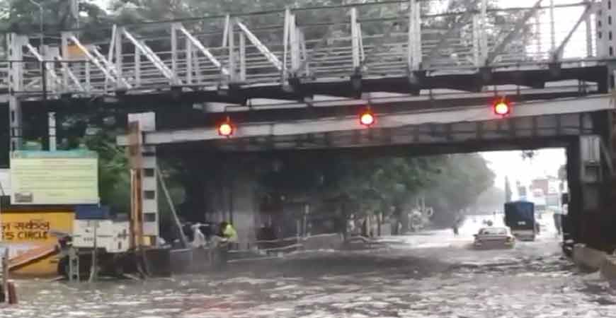 मौसम विभाग ने मुंबई में दिया हाई टाइड का अलर्ट, समुद्र से दूर रहने की दी चेतावनी