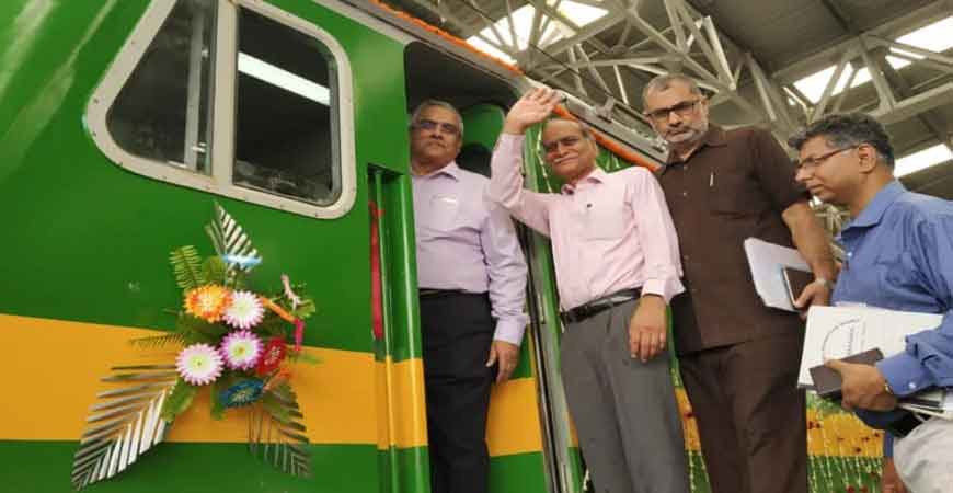 रेलवे की इस फैक्ट्री से निकला 100 वां लोको , यहां बनते हैं फौलादी इंजन