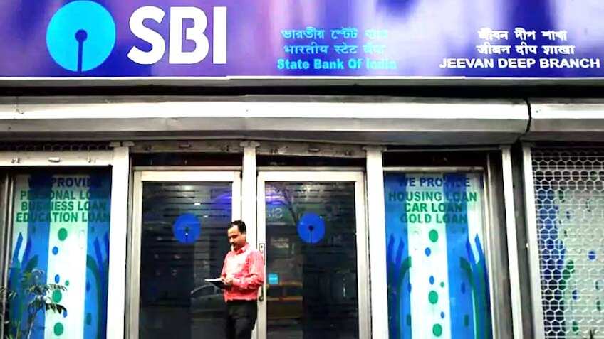 SBI करने जा रहा है नियमों में बदलाव, ATM से पैसा निकालने का बदल जाएगा तरीका