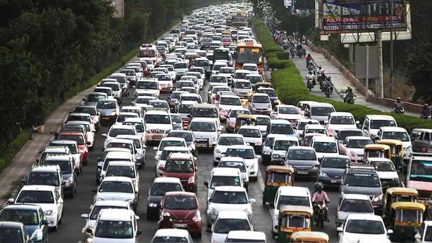 दिल्ली में फिर लागू होगा ऑड-ईवन फॉर्मूला, 12 दिन के लिए चलेंगी अलग-अलग गाड़ियां