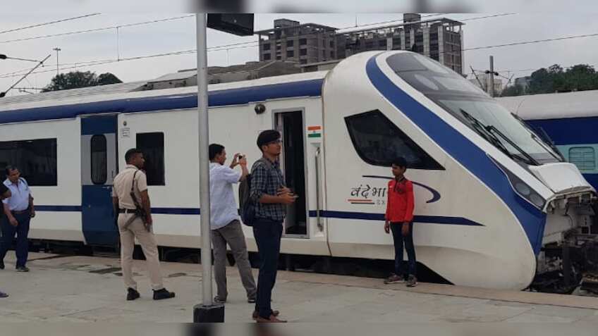 Vande Bharat Express में 400 रुपये तक सस्ता मिल सकता है टिकट, ऐसे करें बुकिंग