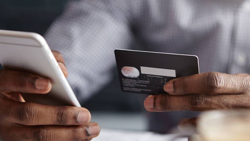 त्योहारों पर हैकर्स से रहें सतर्क, खाली हो सकता है आपका अकाउंट