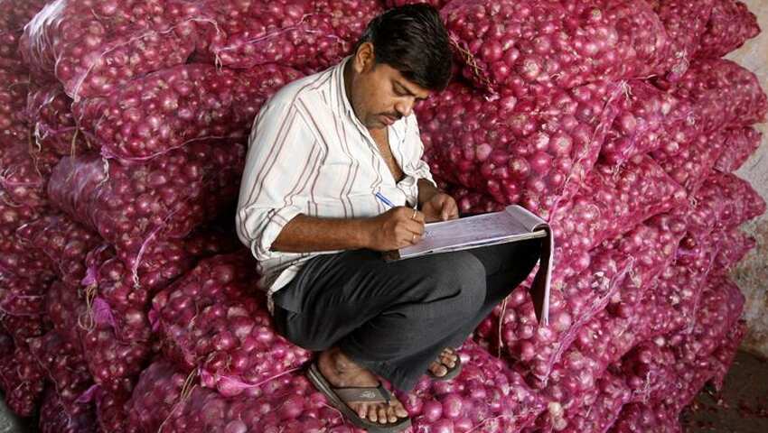 सस्ता होगा प्याज, मोदी सरकार के इस फैसले से 60 रुपये से नीचे आ सकते हैं दाम
